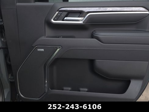 Used 2026 Chevrolet Silverado 2500 LTZ w/ LTZ Premium Package image 44