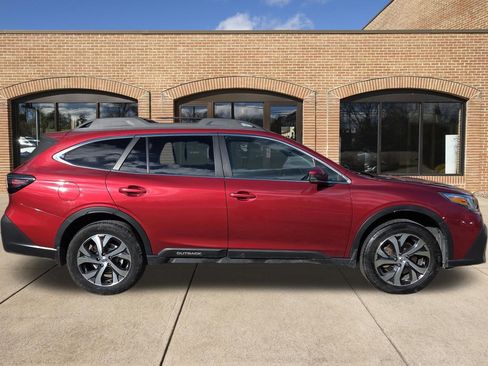 Used 2022 Subaru Outback Limited image 7