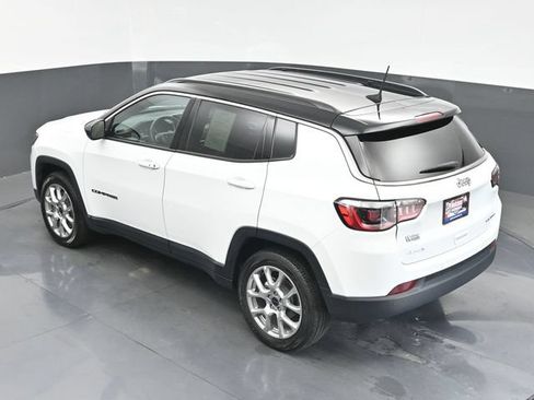 Used 2025 Jeep Compass Limited AWD/4WD image 29