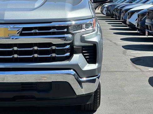 Used 2025 Chevrolet Silverado 1500 LT RWD image 12