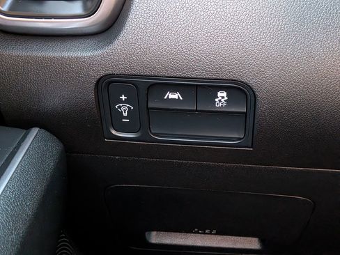 Used 2023 Kia Sorento S image 18