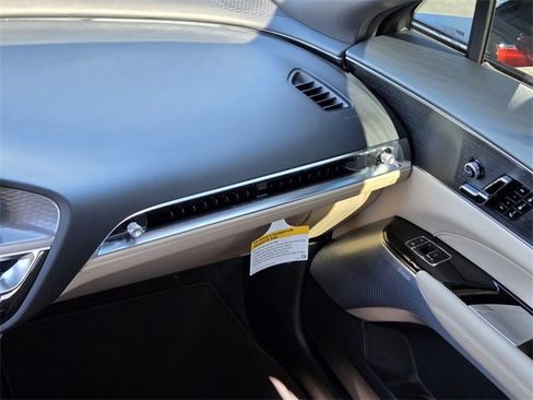 New 2026 Cadillac Lyriq V image 16