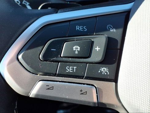 Certified 2024 Volkswagen Atlas Cross Sport SE image 21