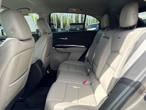 Certified 2023 Cadillac XT4 Luxury image 12