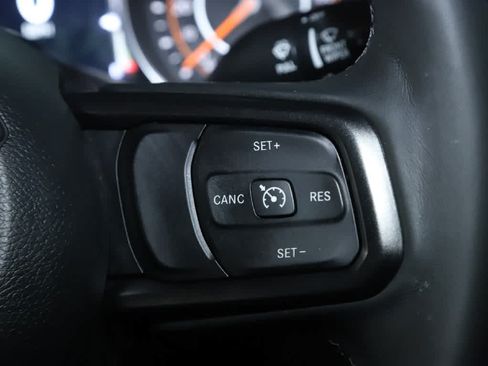 Used 2018 Jeep Wrangler Unlimited Sport S AWD/4WD image 23