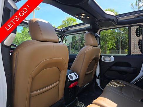 Used 2022 Jeep Wrangler Unlimited Sahara AWD/4WD image 23