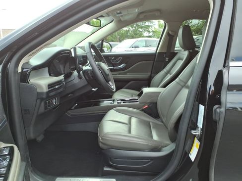 Used 2023 Lincoln Corsair AWD w/ Rear Removable Package Tray image 13