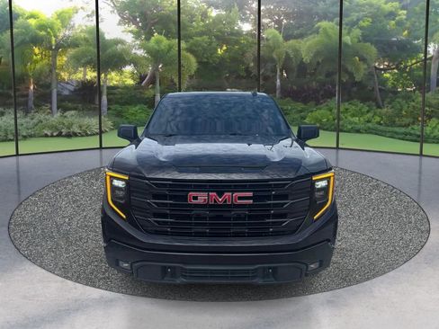 Used 2023 GMC Sierra 1500 Elevation AWD/4WD image 2