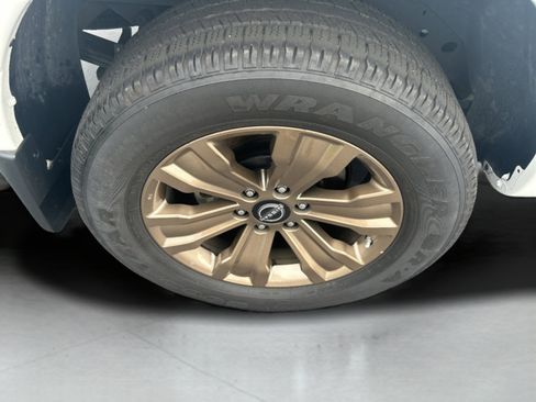 Used 2024 Nissan Titan SV w/ SV Bronze Edition Package image 64