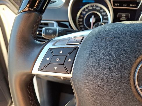 Used 2013 Mercedes-Benz ML 63 AMG 4MATIC image 21