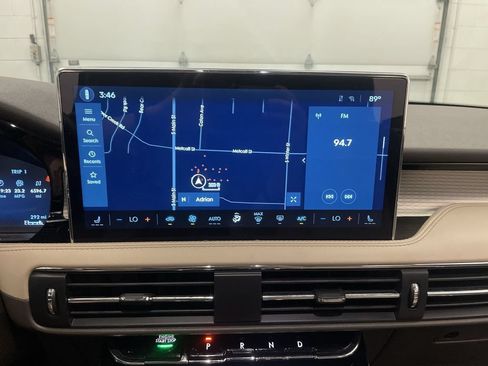 Used 2023 Lincoln Corsair AWD image 8