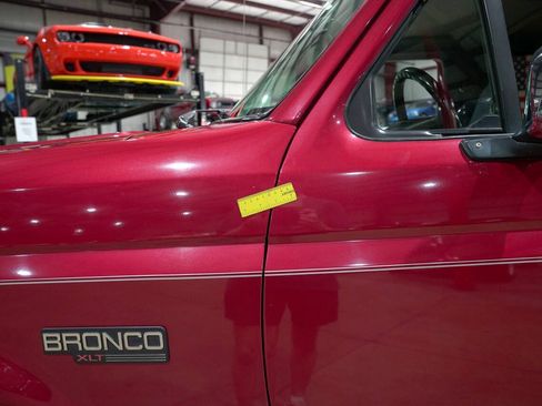 Used 1995 Ford Bronco XLT AWD/4WD image 29