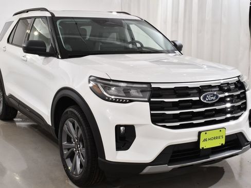 New 2026 Ford Explorer Active w/ Active Comfort Package AWD/4WD image 4