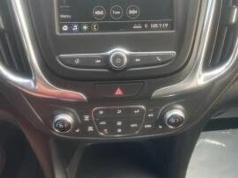 Used 2019 Chevrolet Equinox LT image 10