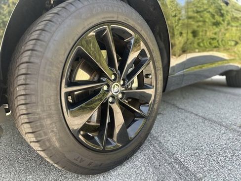 Used 2025 Jaguar F-PACE R-Dynamic S image 9