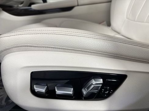 Used 2020 BMW 740i xDrive 740i xDrive w/ Cold Weather Package image 21