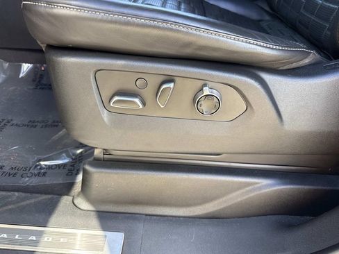 Used 2022 Cadillac Escalade ESV Premium Luxury Platinum w/ LPO, Radiant Package image 27