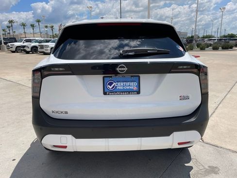 Certified 2025 Nissan Kicks SV FWD image 6