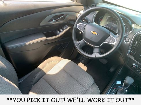 Used 2023 Chevrolet Traverse LT FWD image 26
