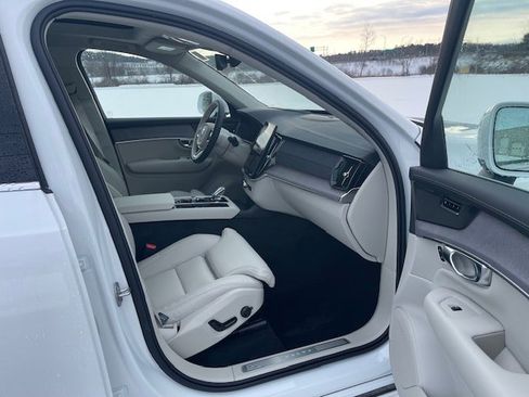 New 2026 Volvo XC90 B6 Ultra w/ Protection Package image 5