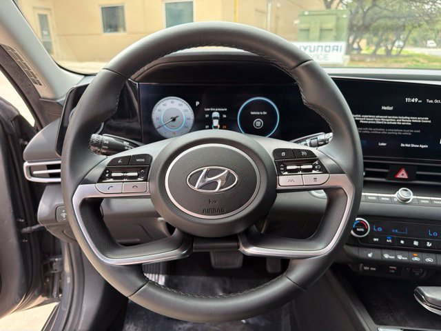 Used 2023 Hyundai Elantra SEL w/ Convenience Package FWD image 8