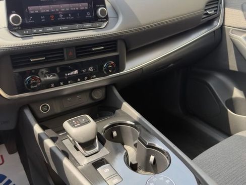 Used 2023 Nissan Rogue SV AWD/4WD image 23