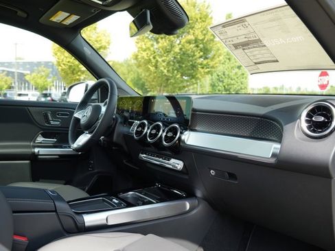 Used 2026 Mercedes-Benz GLB 250 4MATIC image 42