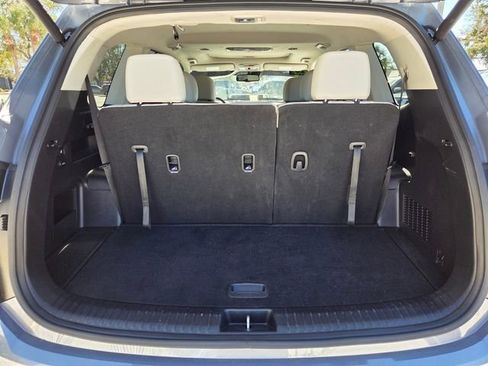 Used 2023 Kia Telluride EX w/ EX Captain's Chair Package image 9
