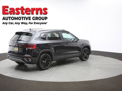 Used 2024 Volkswagen Taos SE image 40