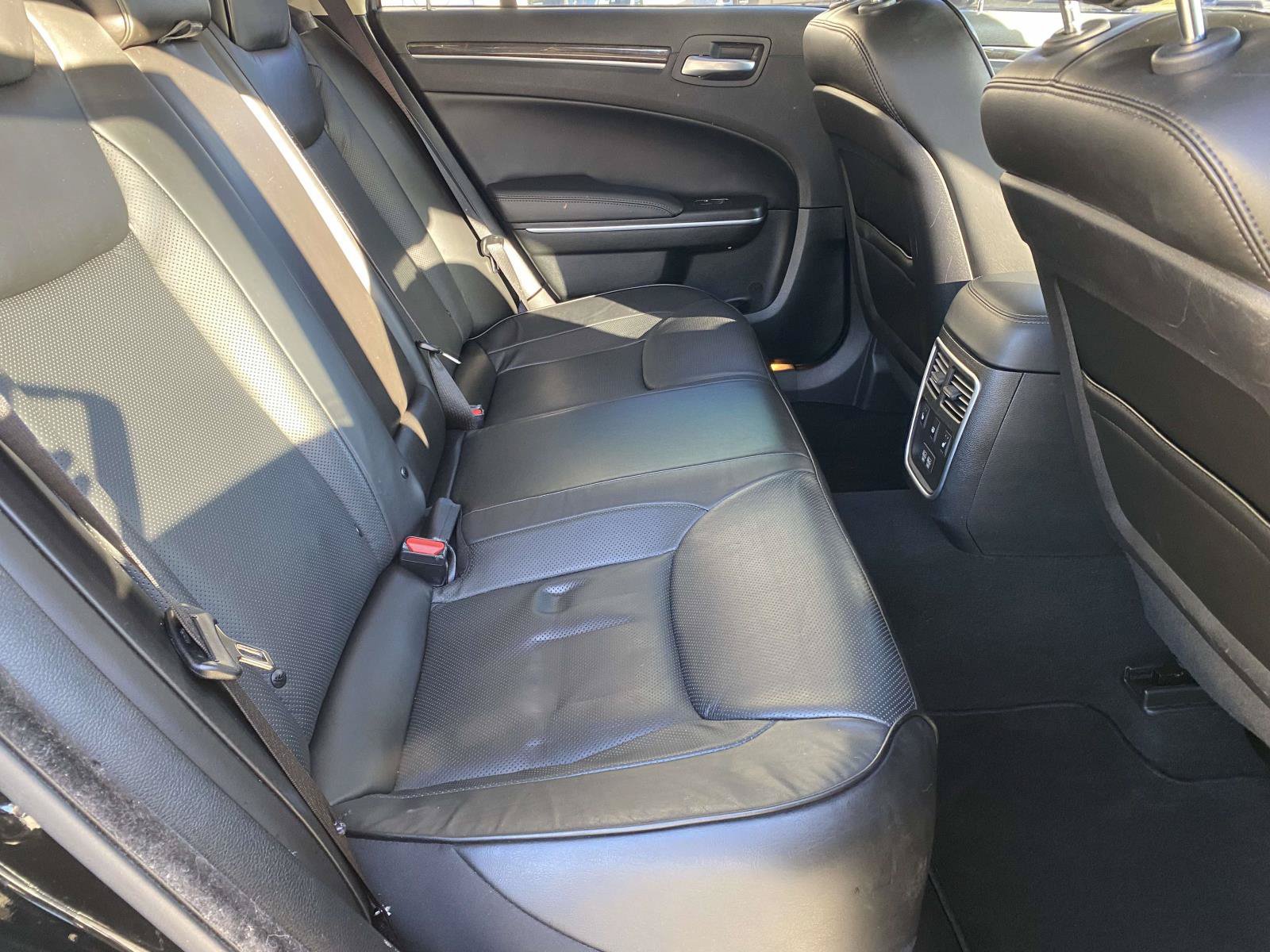 Used 2022 Chrysler 300 Touring L w/ Comfort Group RWD image 16