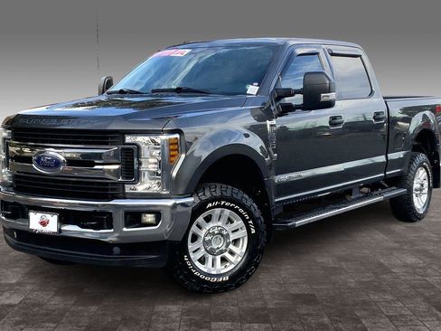 Used 2019 Ford F250 XLT w/ XLT Value Package image 1