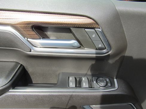 Used 2023 Chevrolet Silverado 1500 LT image 22