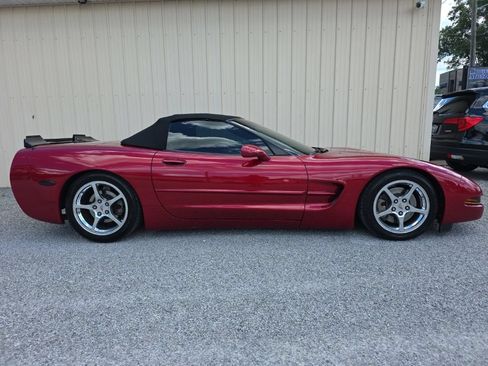 Used 2004 Chevrolet Corvette Convertible w/ Preferred Equipment Group RWD image 3