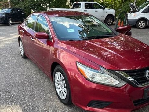 Used 2017 Nissan Altima 2.5 S w/ Power Driver Seat Package FWD image 1