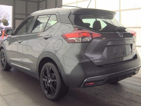 Used 2019 Nissan Kicks SR w/ SR Premium Package FWD image 4