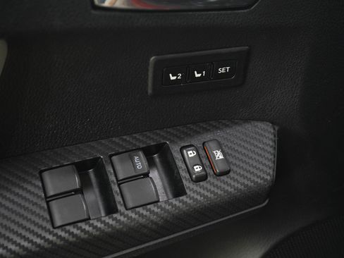 Used 2014 Toyota RAV4 Limited AWD/4WD image 22
