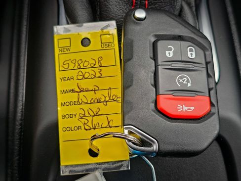 Used 2023 Jeep Wrangler Rubicon w/ LED Lighting Group AWD/4WD image 38