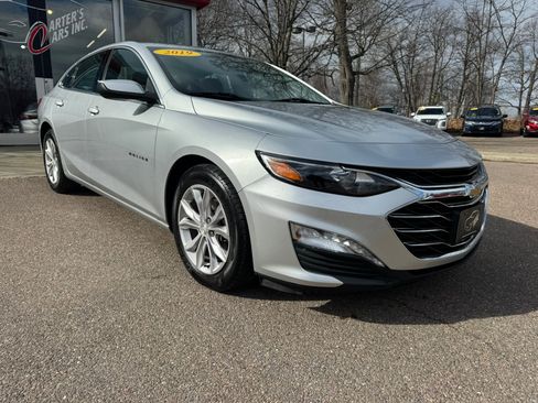 Used 2019 Chevrolet Malibu LT w/ Driver Confidence Package image 2