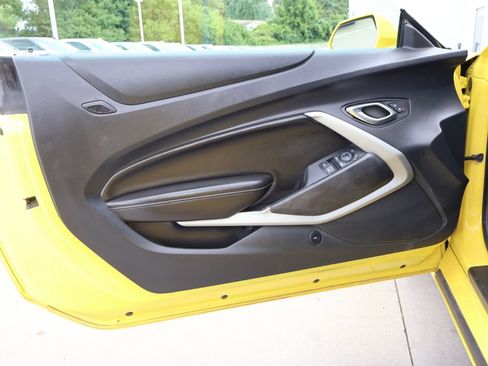 Used 2017 Chevrolet Camaro LT RWD image 11
