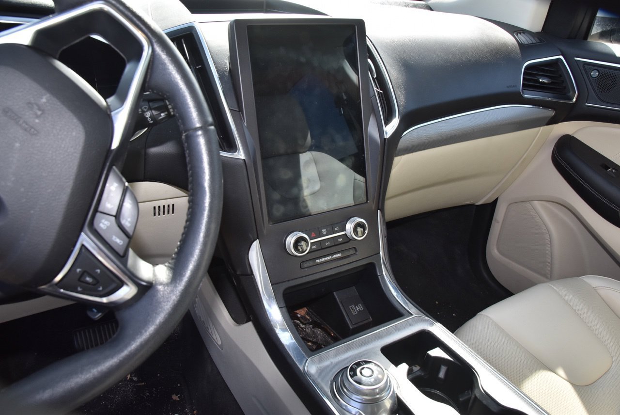 Used 2021 Ford Edge Titanium w/ Equipment Group 301A AWD/4WD image 8