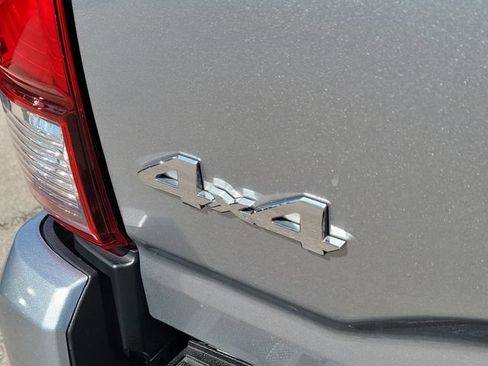 Used 2022 Toyota Tacoma SR AWD/4WD image 7