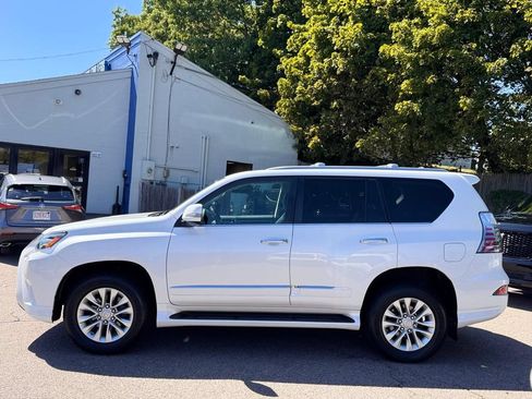 Used 2019 Lexus GX 460 Premium AWD/4WD image 3
