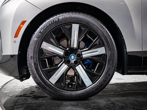 Used 2023 BMW iX M60 image 13