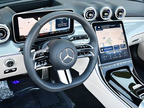 Used 2024 Mercedes-Benz CLE 450 4MATIC Cabriolet image 12