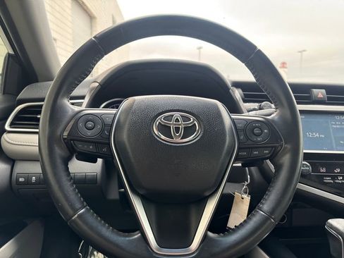 Used 2018 Toyota Camry SE image 18