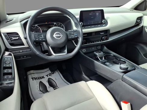 Used 2023 Nissan Rogue SV w/ SV Premium B Package image 6