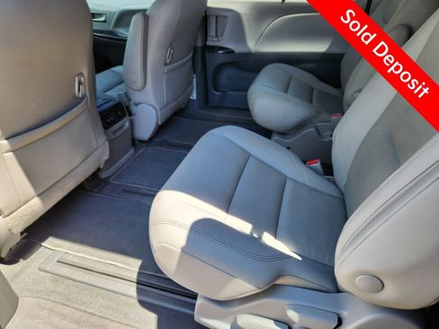 Used 2020 Toyota Sienna XLE w/ XLE Navigation Package AWD/4WD image 16