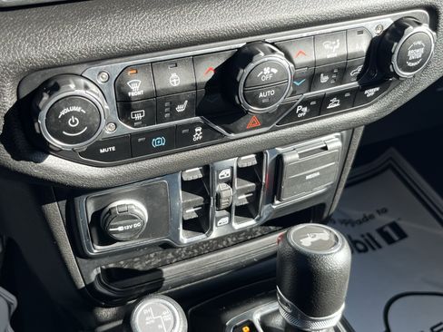 Used 2024 Jeep Wrangler Sport S w/ Convenience Group AWD/4WD image 26