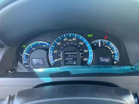Used 2014 Toyota Camry LE FWD image 2