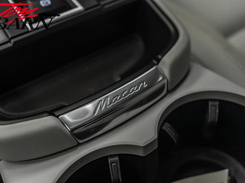 Used 2022 Porsche Macan S image 41